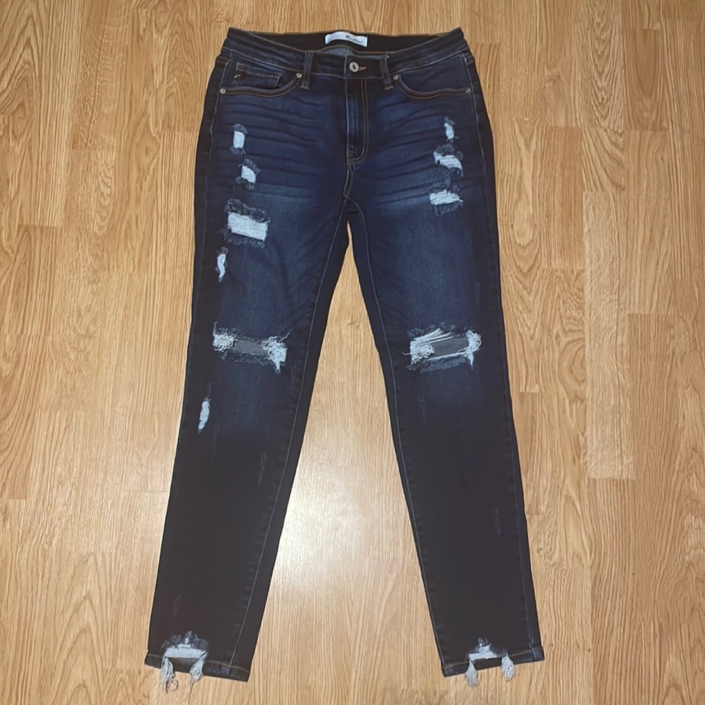 NWOT KanCan distressed super skinny jean